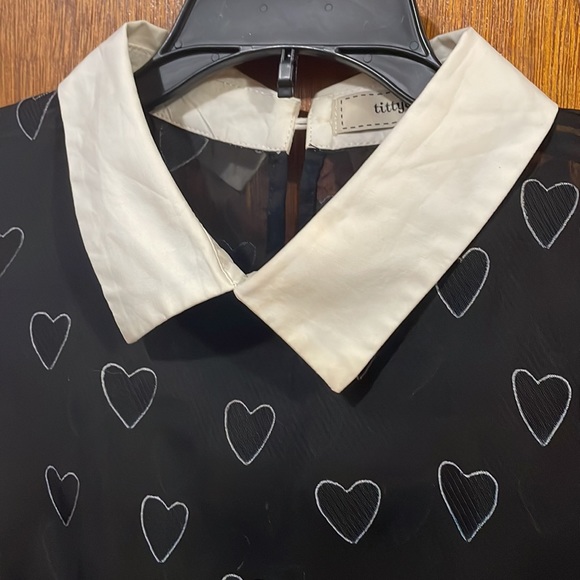 Gothic style black heart dress with white color - Picture 3 of 13